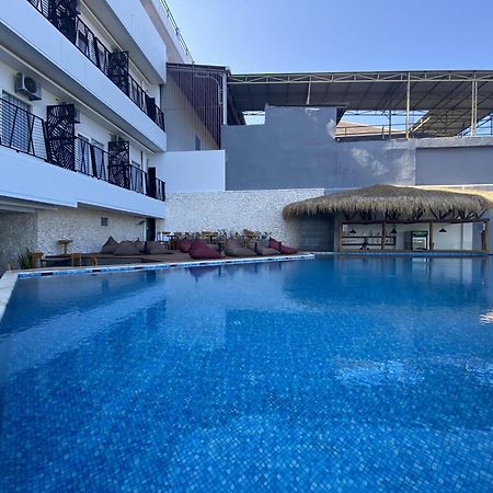 Zasgo Hotel لابوان باجو المظهر الخارجي الصورة