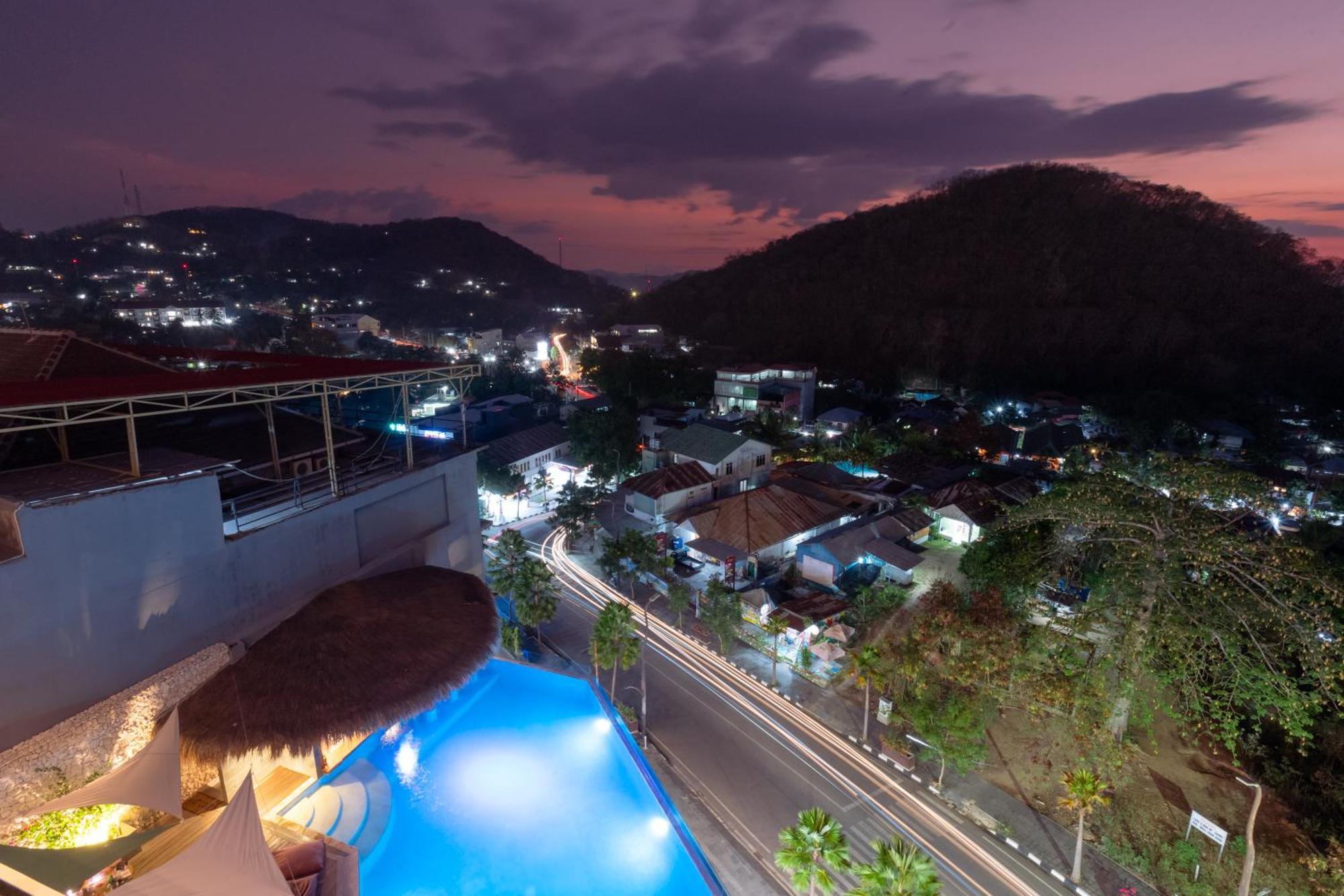 Zasgo Hotel لابوان باجو المظهر الخارجي الصورة