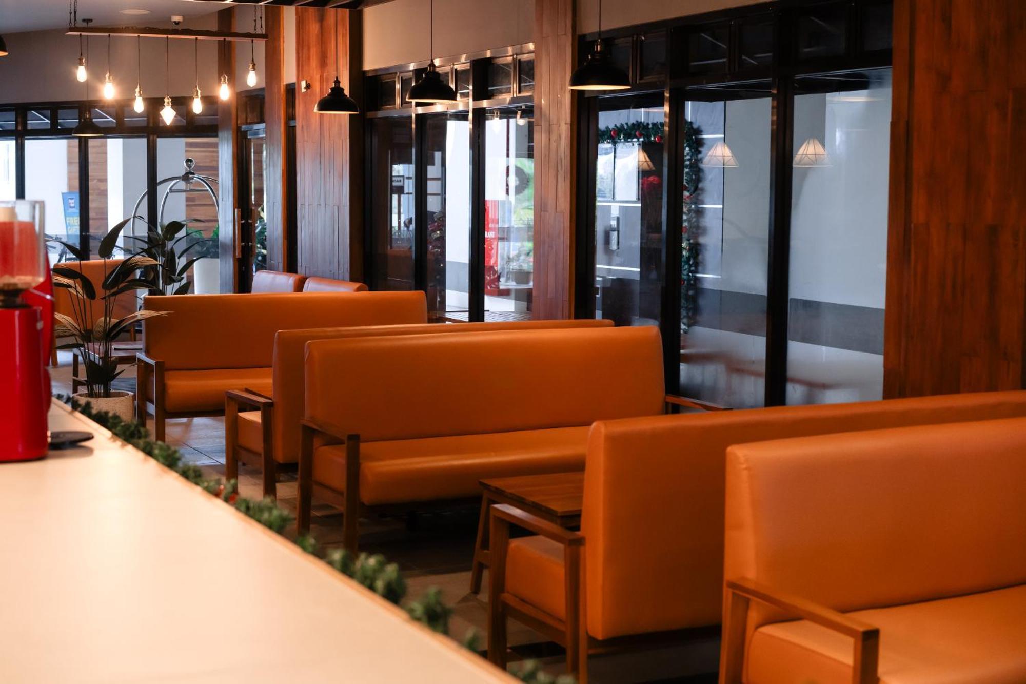 Zasgo Hotel لابوان باجو المظهر الخارجي الصورة