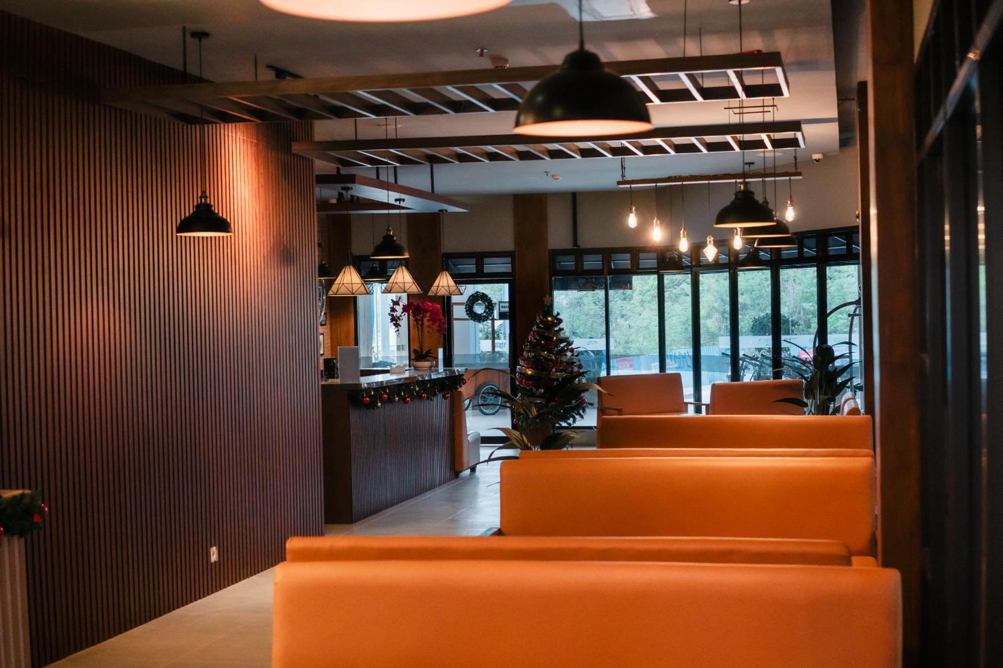 Zasgo Hotel لابوان باجو المظهر الخارجي الصورة
