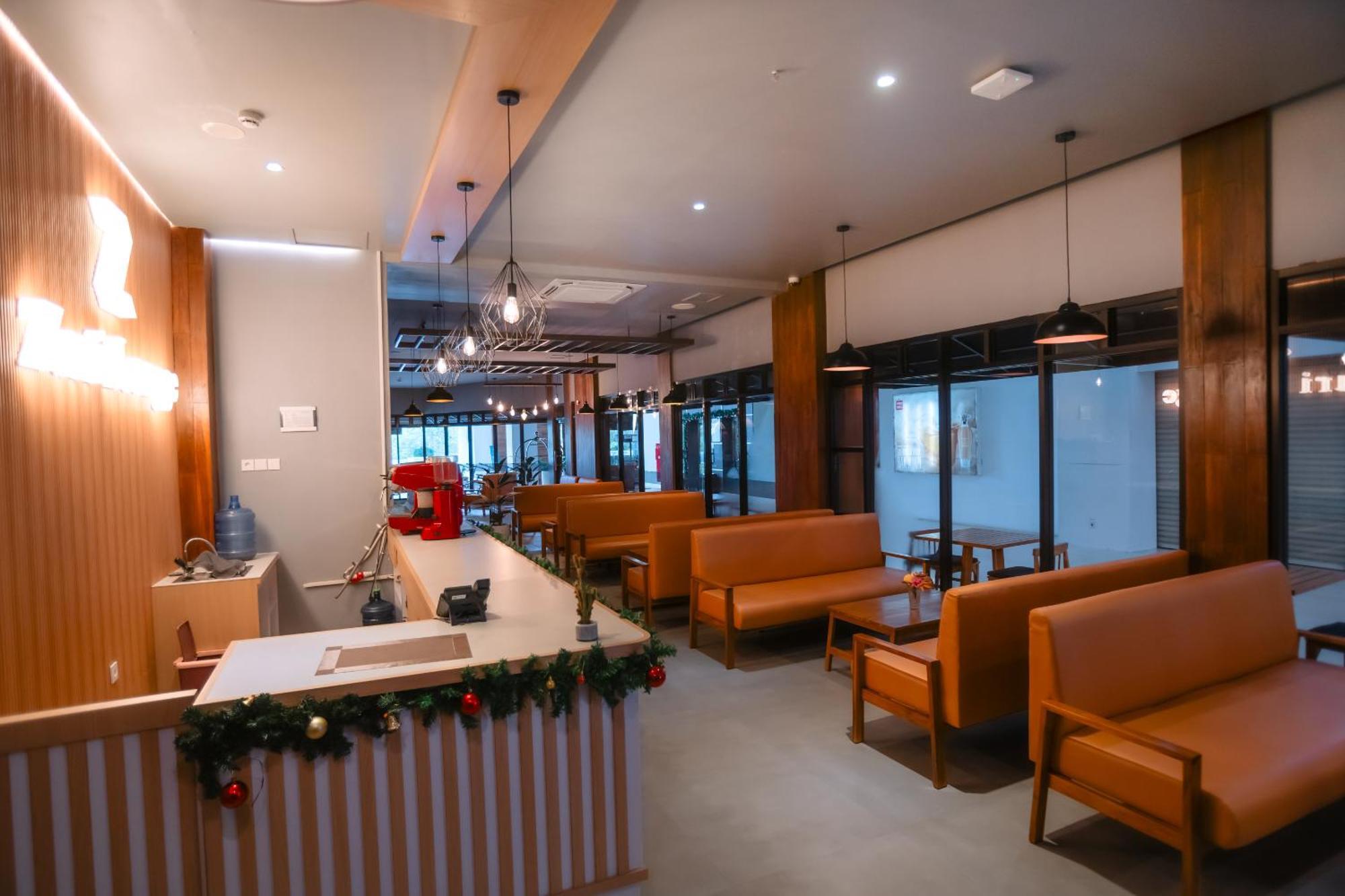 Zasgo Hotel لابوان باجو المظهر الخارجي الصورة
