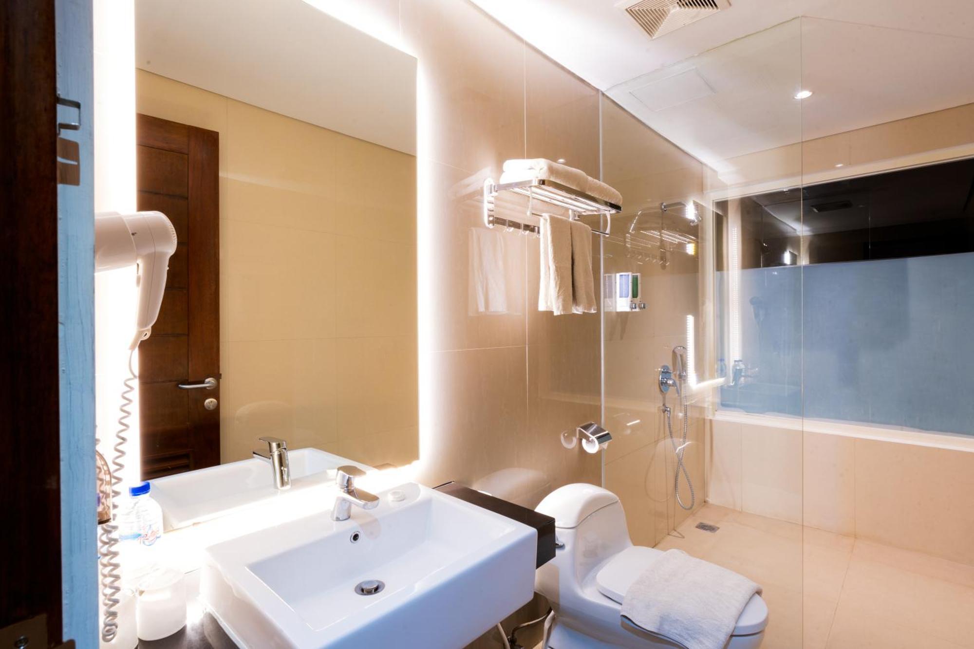 Zasgo Hotel لابوان باجو المظهر الخارجي الصورة