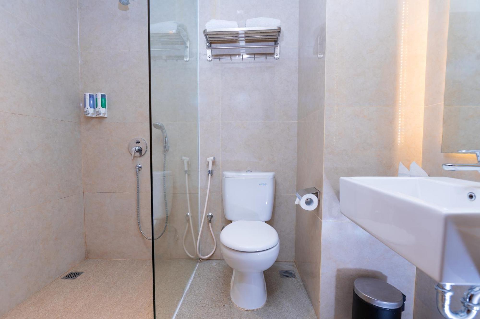 Zasgo Hotel لابوان باجو المظهر الخارجي الصورة